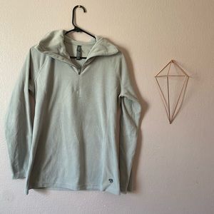 Mountain Hardwear lightweight fleece- large